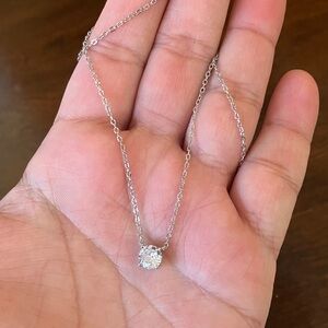 Women’s Elegant Pendant Necklace